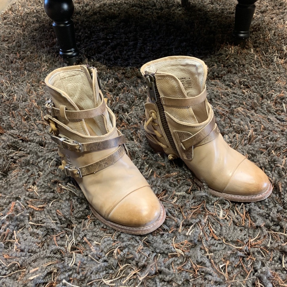 SOLD Freebird by Steven Crue size 6
